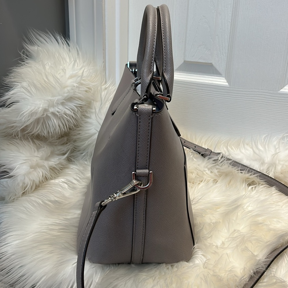 Michael Kors Greenwich Large Grab Bag - Picture 9 of 15